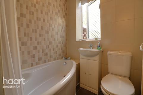8 Croppath Road, Dagenham, RM10 8BW
