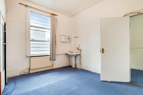 51 Tollington Road, London, N7 6PB