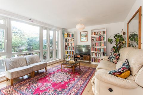 39 Whitton Walk, London, E3 2AF