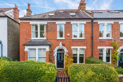 28 Carson Road, London, SE21 8HU