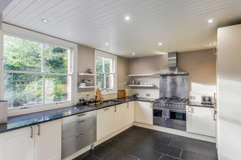 28 Carson Road, London, SE21 8HU