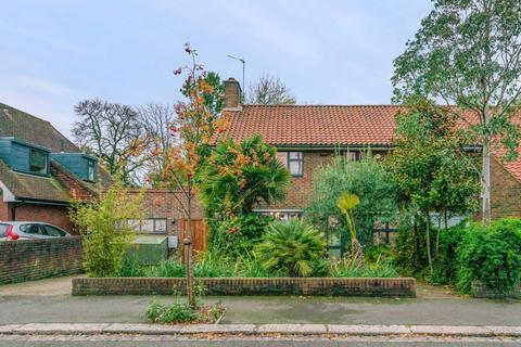 1 Allison Grove, London, SE21 7ER