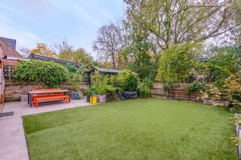 1 Allison Grove, London, SE21 7ER