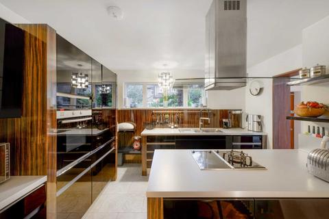 1 Allison Grove, London, SE21 7ER