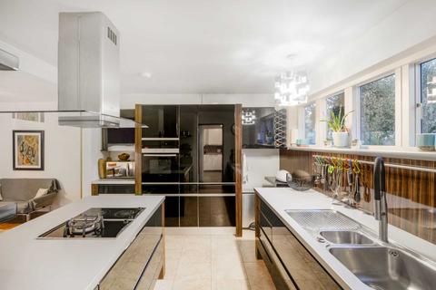 1 Allison Grove, London, SE21 7ER