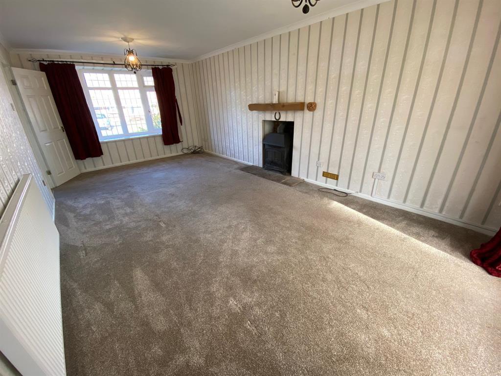 Six Ashes Road, Bobbington, DY7 5BZ 4 bed detached house £400,000