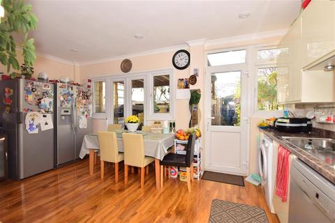 55 York Road, Chingford, London, E4 8LA