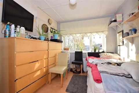 55 York Road, Chingford, London, E4 8LA