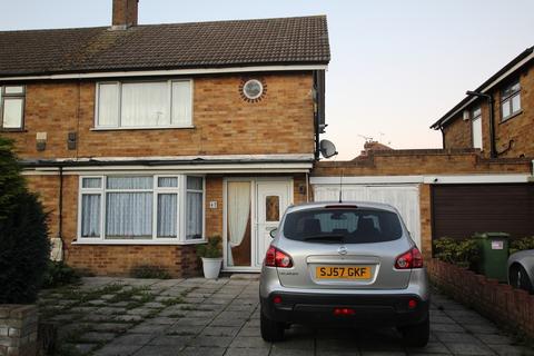 49 Ramsay Gardens, Romford, RM3 7NS