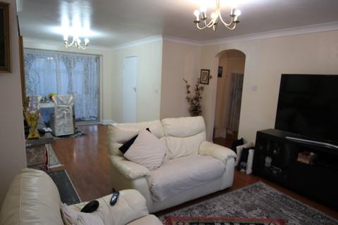49 Ramsay Gardens, Romford, RM3 7NS
