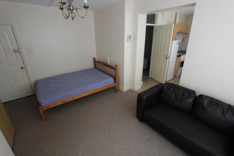 Flat 3, 27 - 29 Nicholson Road, Croydon, CR0 6QT