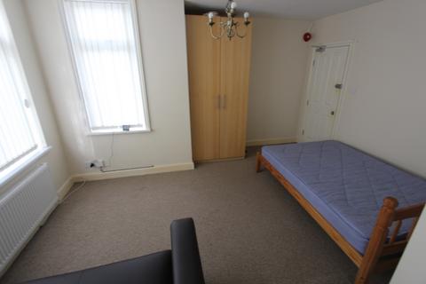 Flat 3, 27 - 29 Nicholson Road, Croydon, CR0 6QT