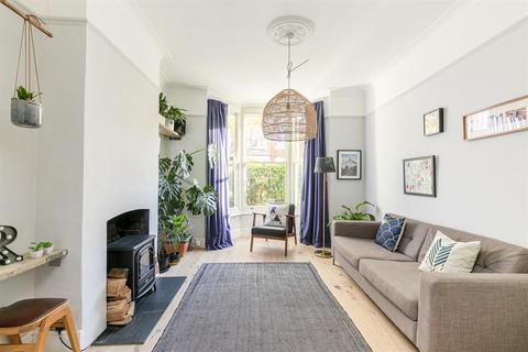 27 Hawksley Road, London, N16 0TL