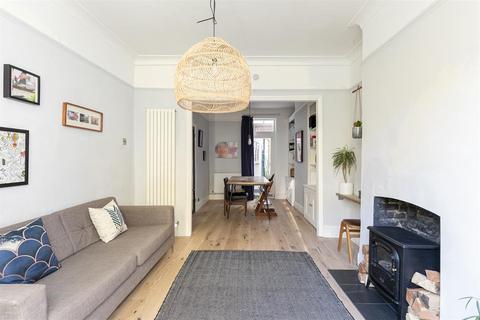 27 Hawksley Road, London, N16 0TL