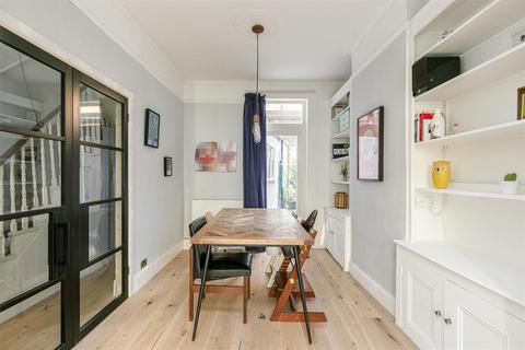 27 Hawksley Road, London, N16 0TL