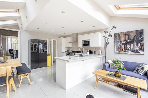 10 Ranmere Street, London, SW12 9QQ