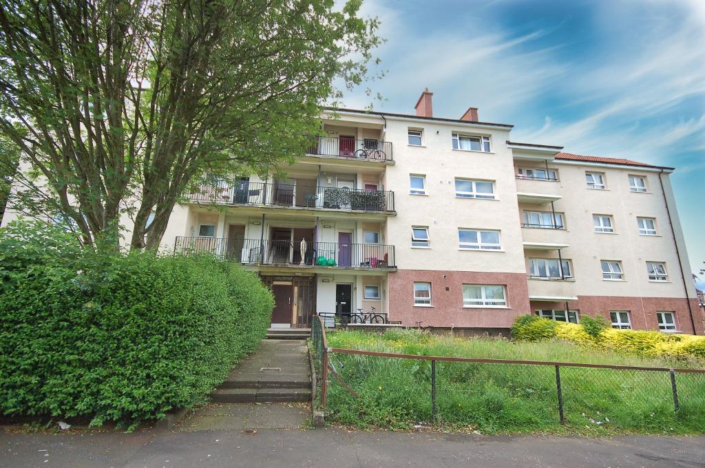 Corlaich Drive, Toryglen, Glasgow, G42 0DX 3 bed flat £67,000