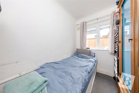 10 Bruce Grove, Chelmsford, CM2 9AX