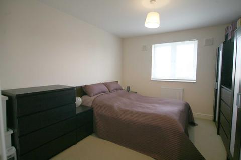 2 bedroom apartment to rent - Maple Court, Arterial Avenue, Rainham, RM13