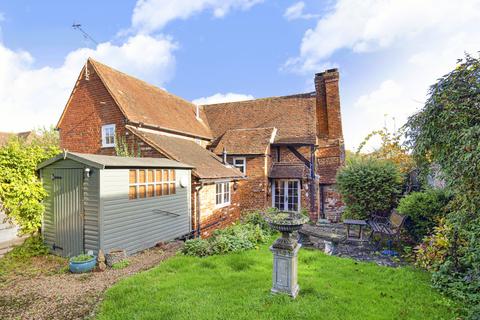 1, Ellerker Cottages The Street, West Clandon, Guildford, GU4 7TF