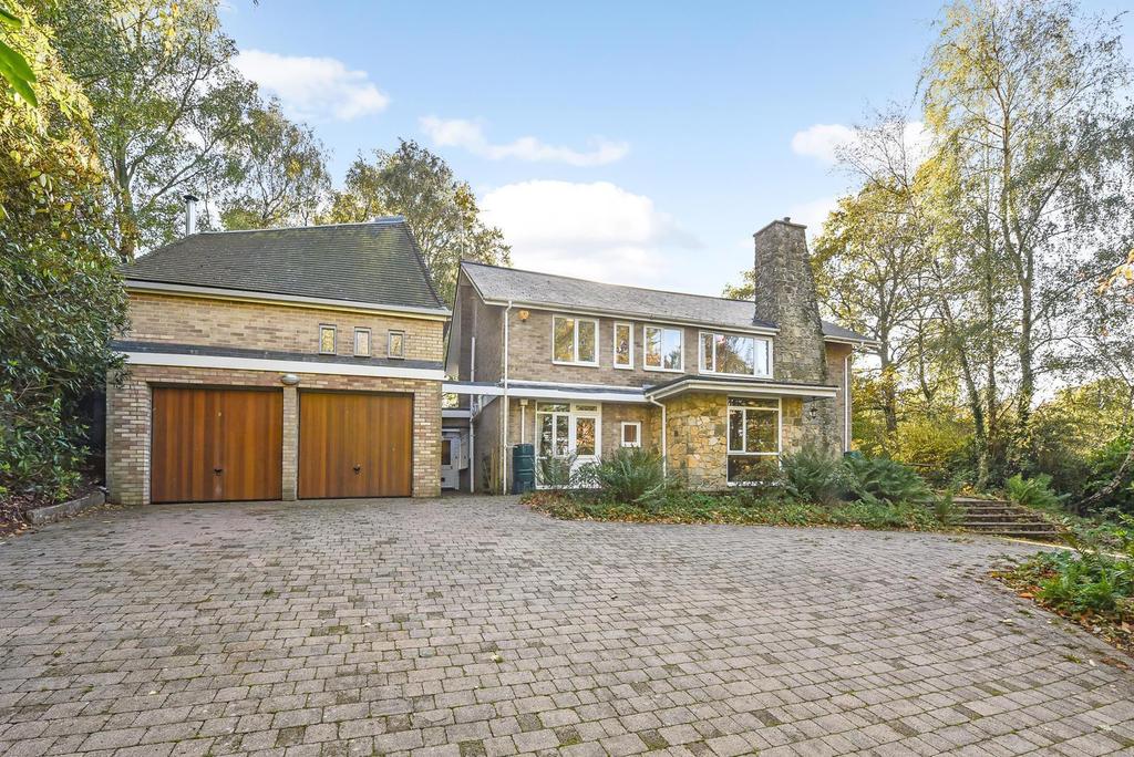Sandgate Lane, Storrington, West Sussex, RH20 5 bed detached house £