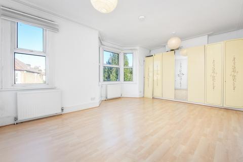 2 Hawstead Road, London, SE6 4JJ