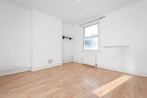 2 Hawstead Road, London, SE6 4JJ