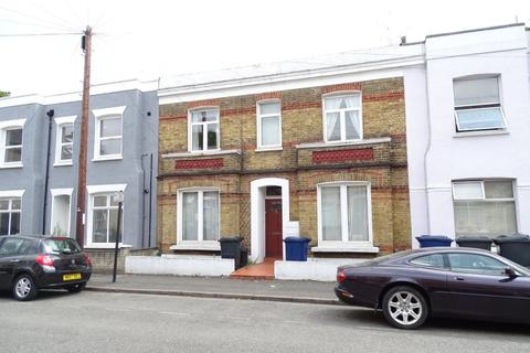 3 Vale Grove, London, W3 7QP