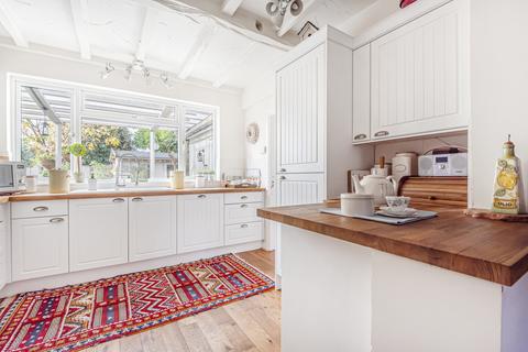 42 Whinyates Road, London, SE9 6NN