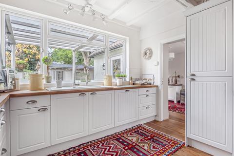 42 Whinyates Road, London, SE9 6NN