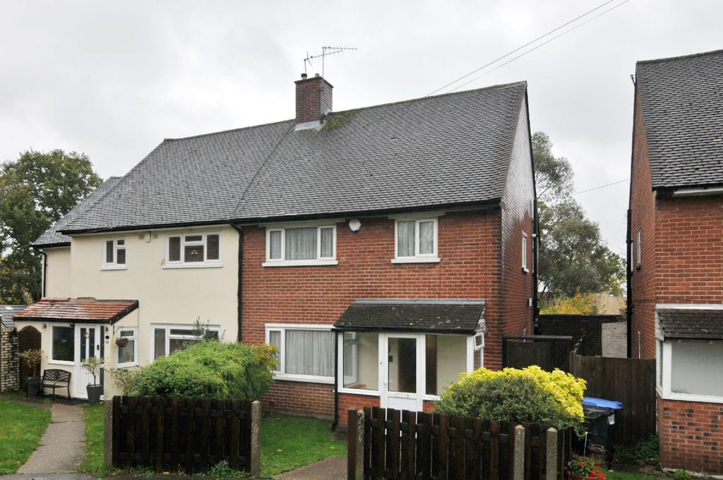 Hedge Hill, Enfield, EN2 3 bed semidetached house £1,750 pcm (£404 pw)