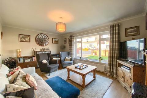 6 Howmead, Berkeley, GL13 9AS
