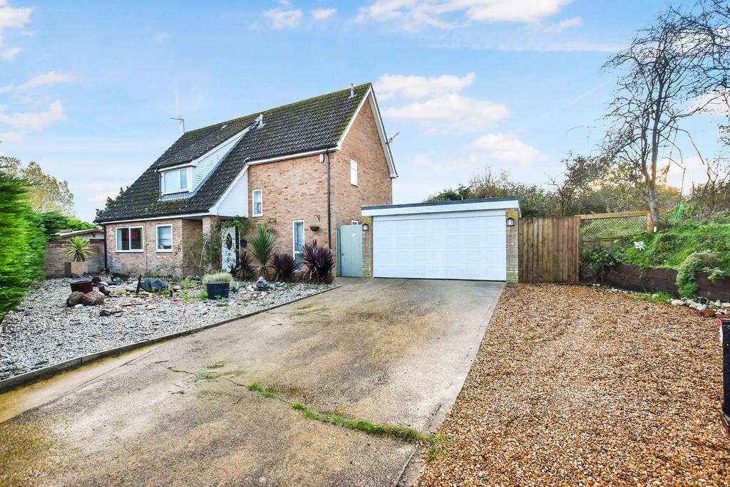 Nunnery Drive, Thetford 4 bed detached house £365,000