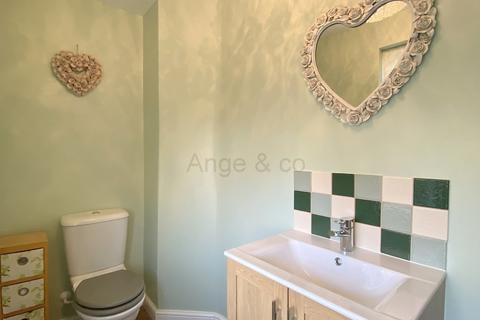 2 Abbeydale, Carlton Colville, Lowestoft, NR33 8WJ