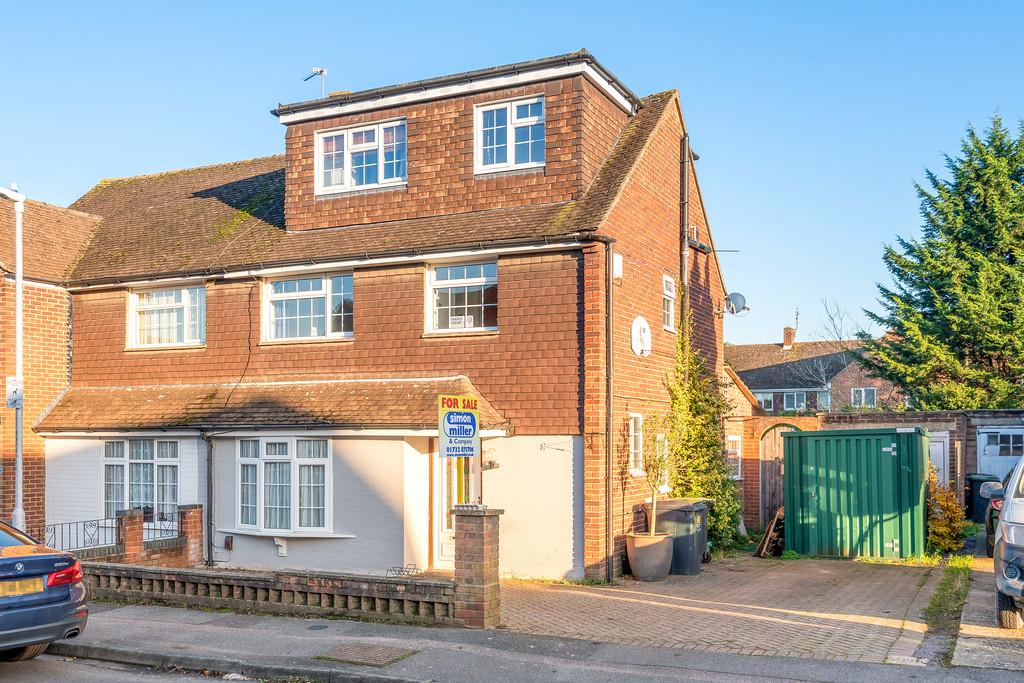 Sycamore Drive, Aylesford 4 bed semidetached house £400,000