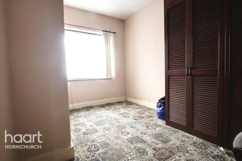 9 Spencer Road, Rainham, RM13 8HD