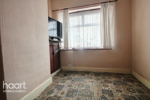 9 Spencer Road, Rainham, RM13 8HD