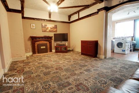 9 Spencer Road, Rainham, RM13 8HD