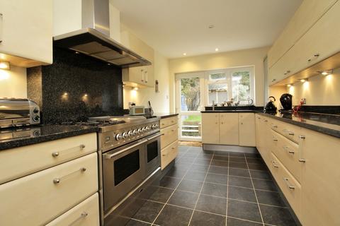 31 Rous Chase, Galleywood, Chelmsford, CM2 8QF