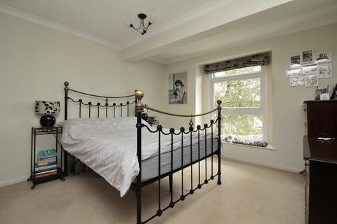 31 Rous Chase, Galleywood, Chelmsford, CM2 8QF
