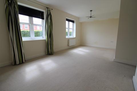 2 bedroom ground floor flat for sale, Adlington Mews, Gainsborough