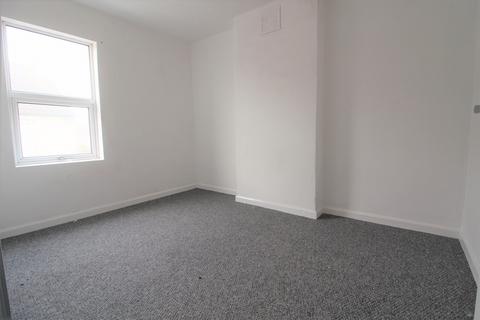2 bedroom apartment to rent, High Street, Gainsborough