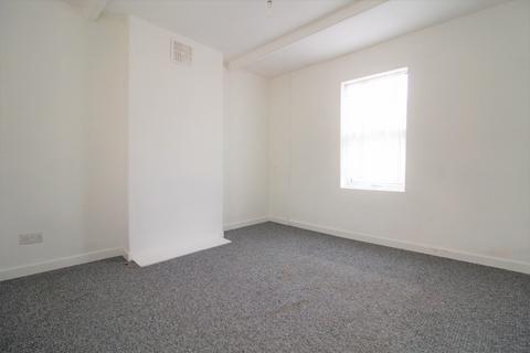 2 bedroom apartment to rent, High Street, Gainsborough