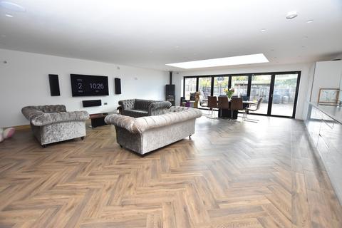 2 Etwall Road, Birmingham, B28 0LE