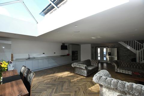 2 Etwall Road, Birmingham, B28 0LE