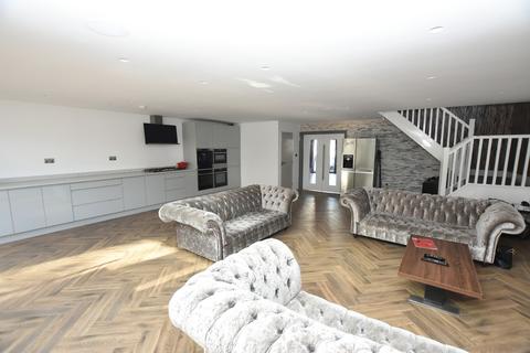 2 Etwall Road, Birmingham, B28 0LE