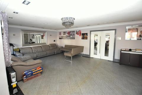 2 Etwall Road, Birmingham, B28 0LE