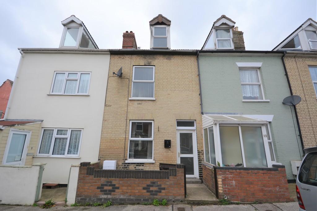 Queens Road, Lowestoft, Suffolk 3 bed terraced house £130,000