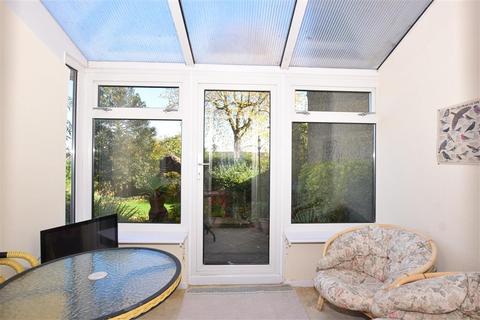 33 Heathclose Road, Dartford, DA1 2PU