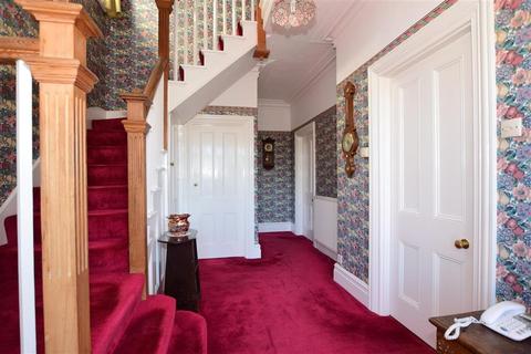 33 Heathclose Road, Dartford, DA1 2PU